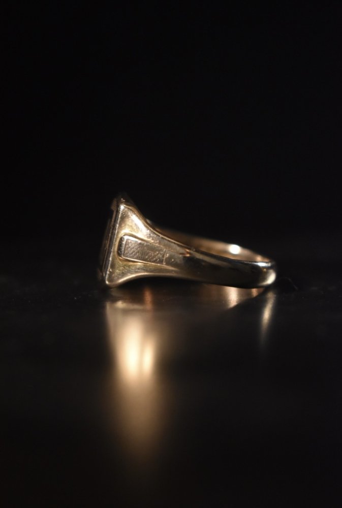 British 1950's 9ct gold "RY" signet ring
