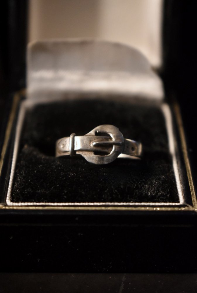 Vintage belt motif ring