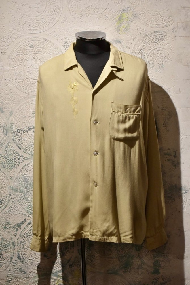 us 1960's rayon open collar shirt XL