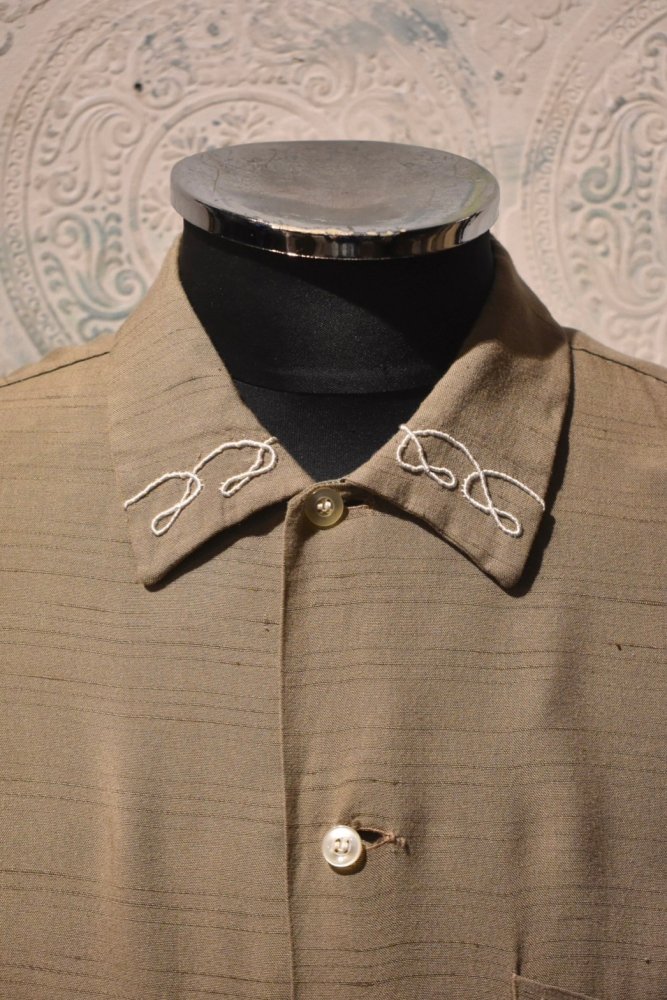 us ~1960's "Sports Apparel" rayon slab shirt