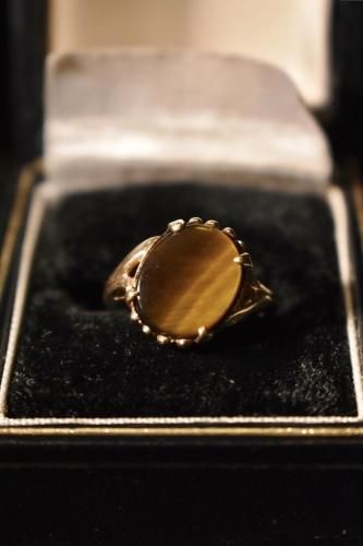 mid 20th 10K  tiger eye ring