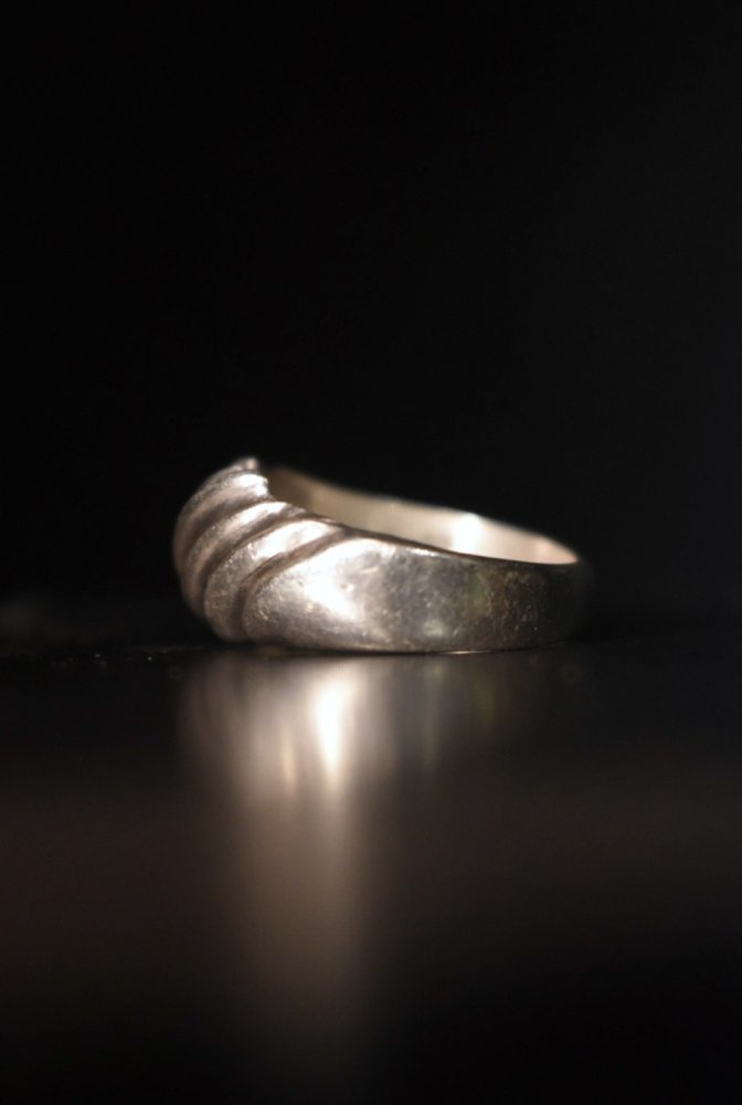 Vintage claw motif silver ring