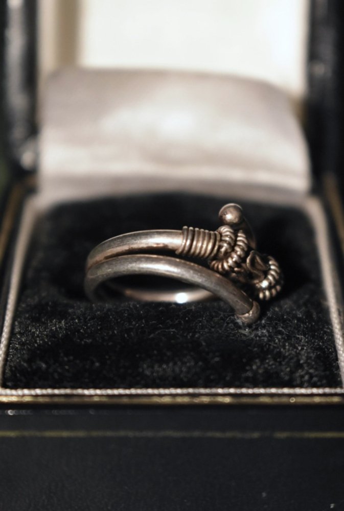 Vintage spring design silver ring 