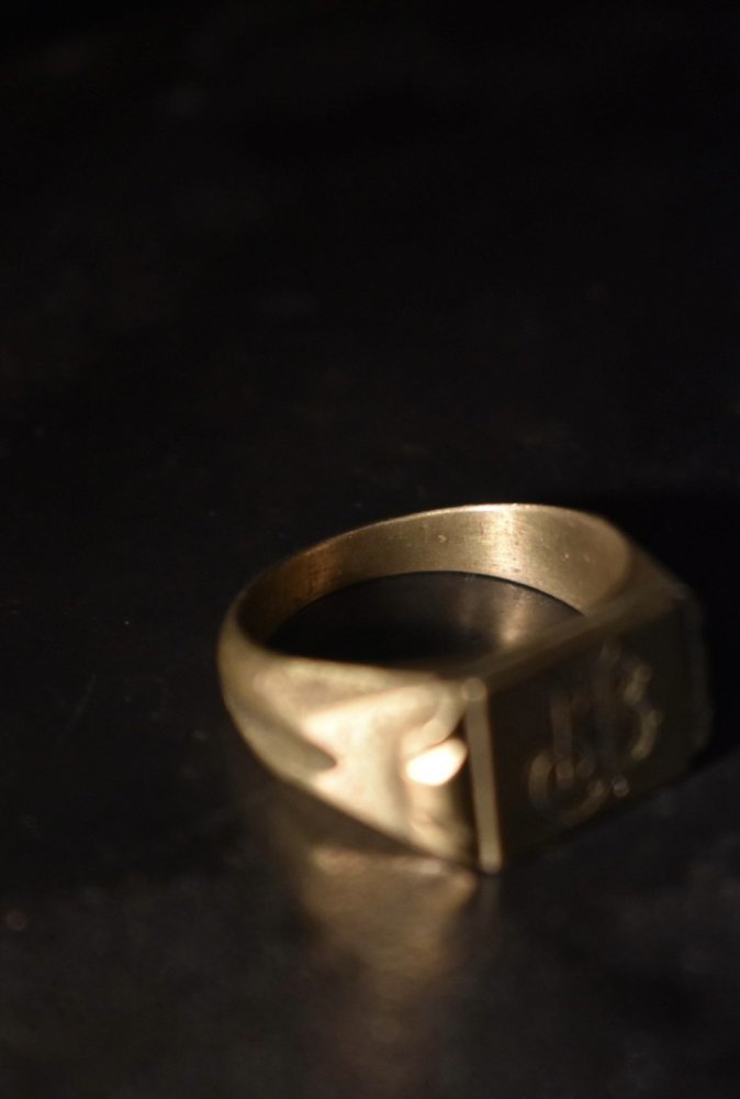 British mid 20th brass signet ring