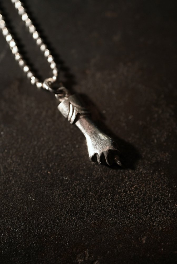 Vintage hand motif silver necklace
