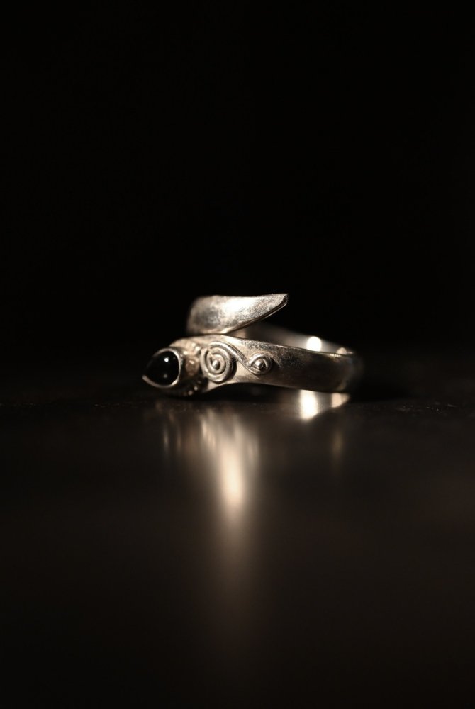 Vintage silver  onyx snake motif ring