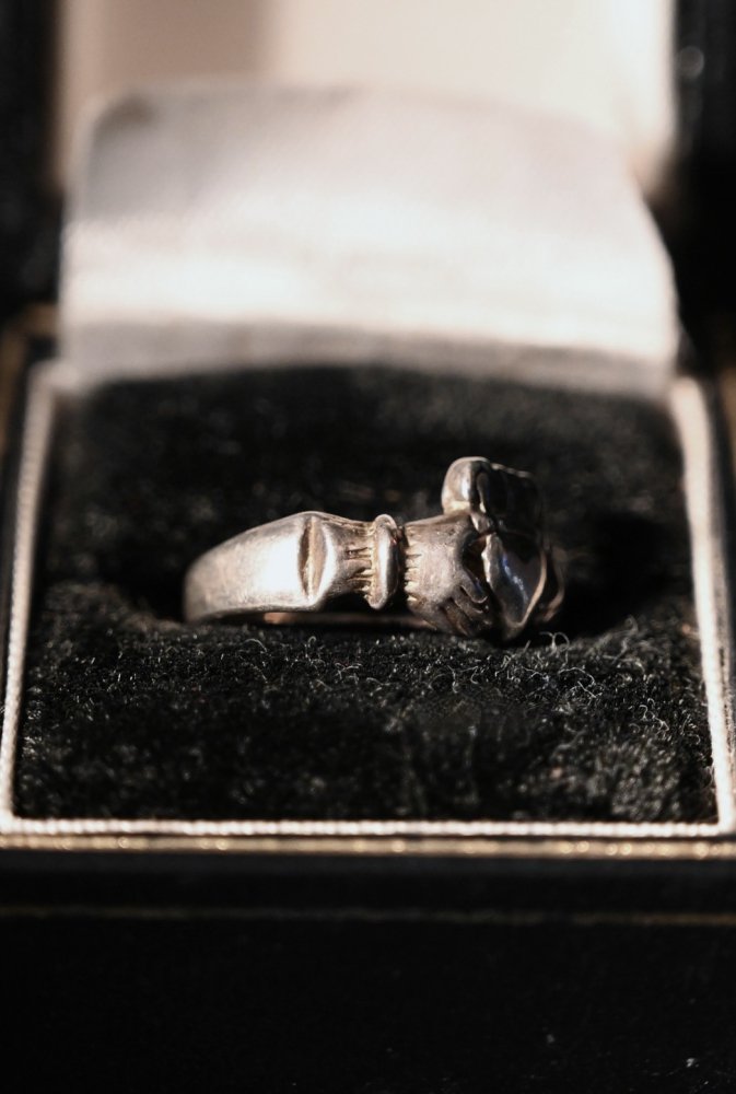Vintage silver claddagh ring