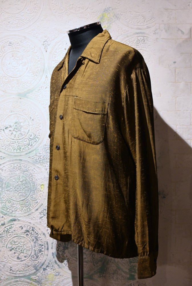 us 1950's~ "Dunbrooke" rayon silk shirt
