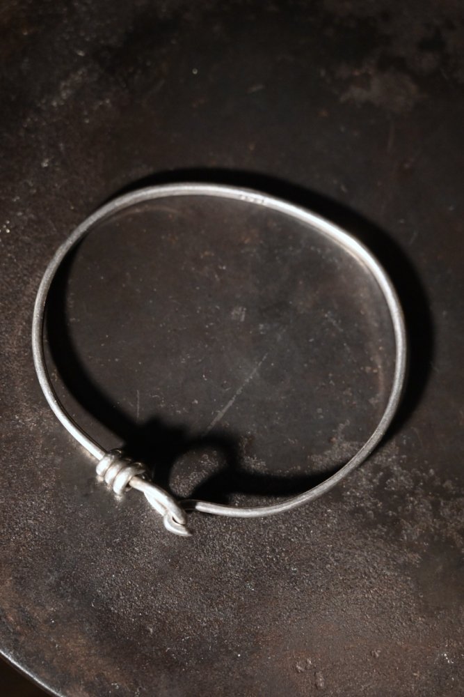 Vintage hook design bracelet