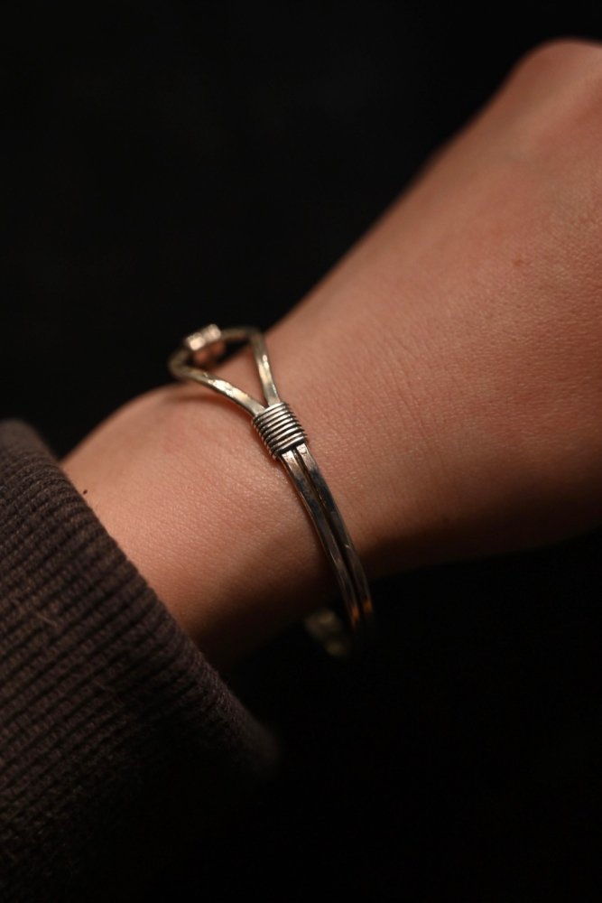 Vintage hook design silver bracelet