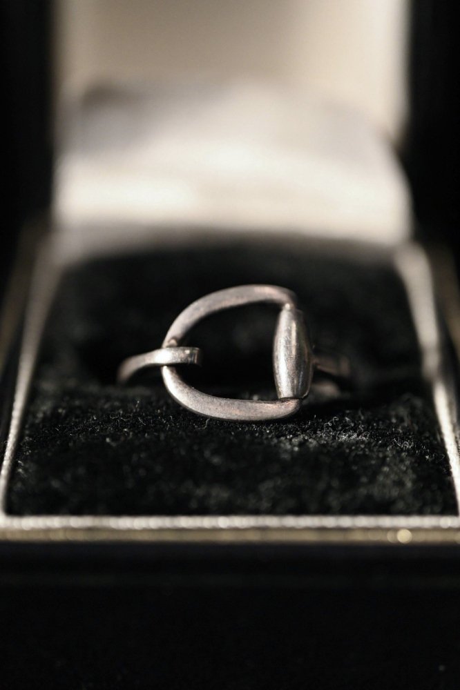 Vintage silver horsebit motif ring