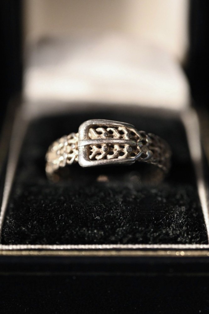 Vintage silver belt motif ring