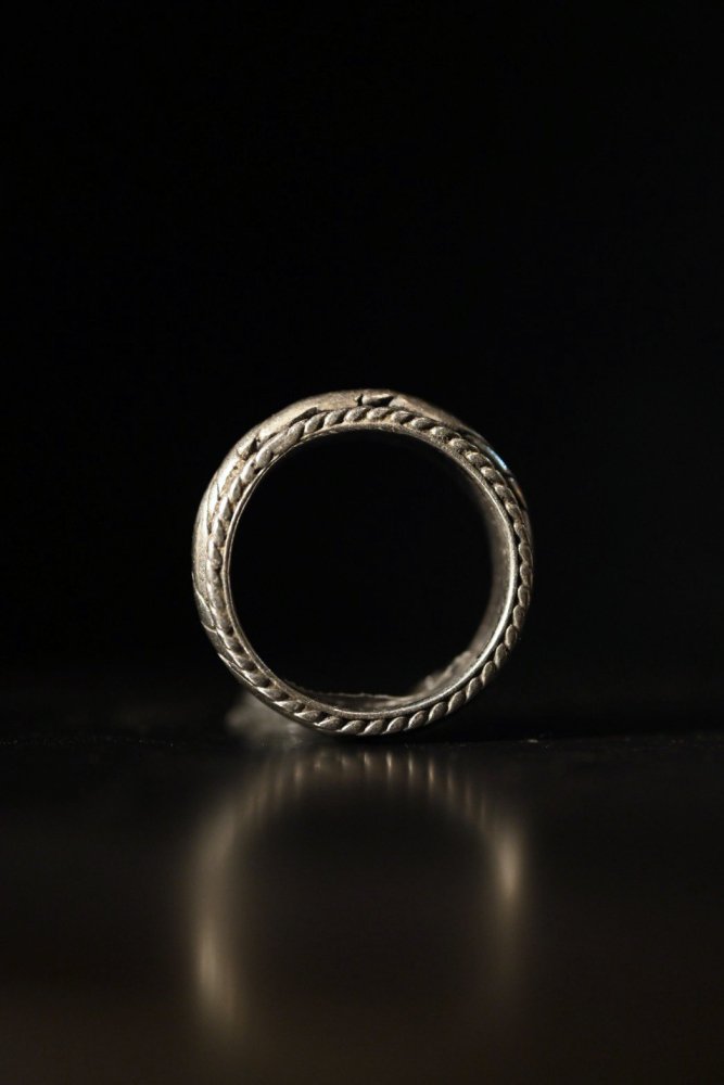 Vintage rotate design silver ring