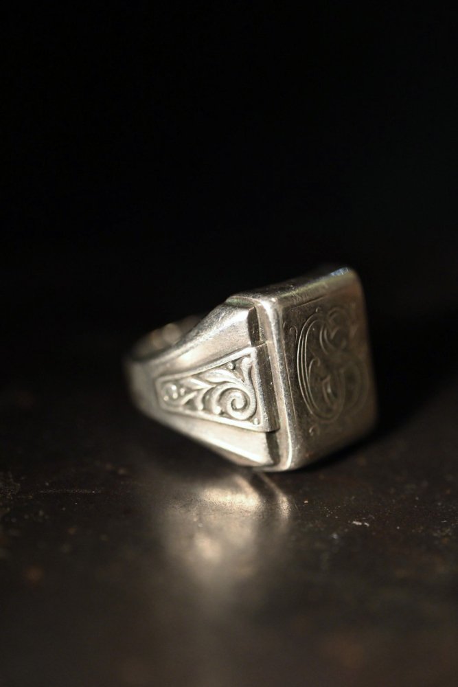 Vintage silver "CS" signet ring