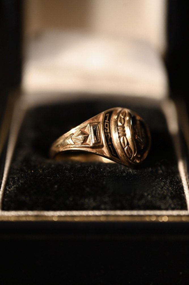 us 1971's 10K gold college ring