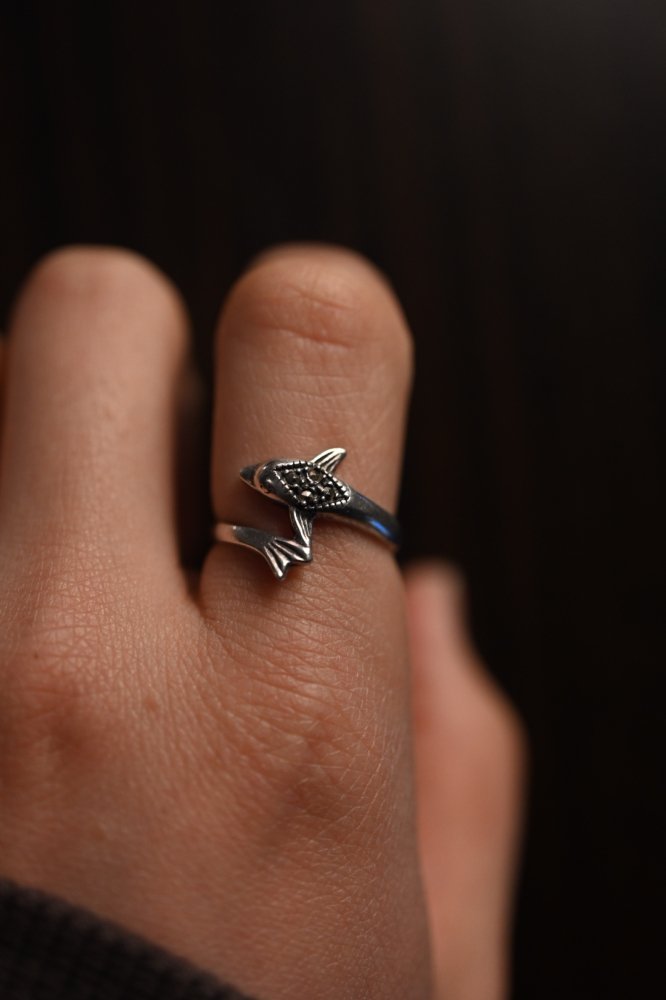 Vintage silver  marcasite dolphin motif ring