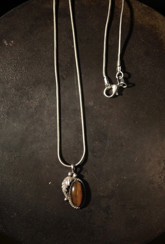 Vintage silver  tiger eye necklace