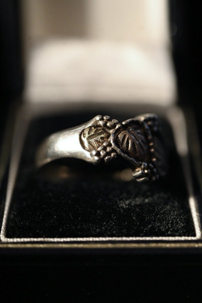 Vintage silver leaf motif ring