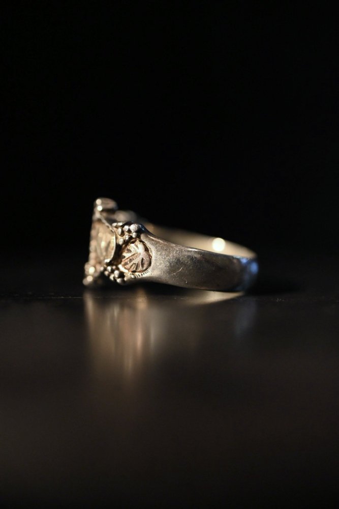 Vintage silver leaf motif ring