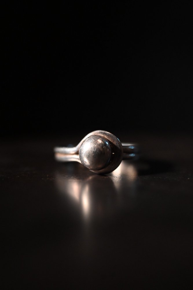 Vintage modern design silver ring