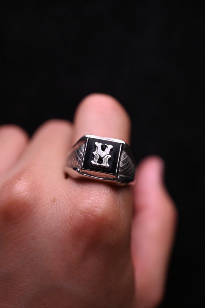 us 1940's~ silver  onyx initial ring