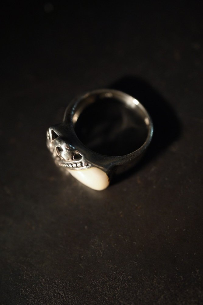 Vintage silver  shell ring