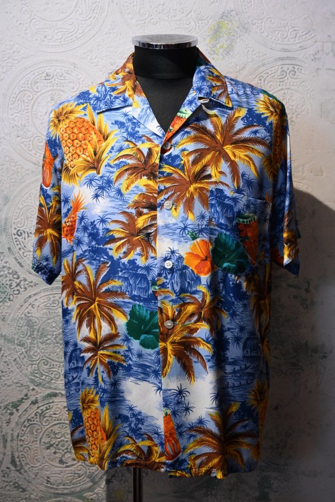 us 1950's~ "Riviera" rayon aloha shirt