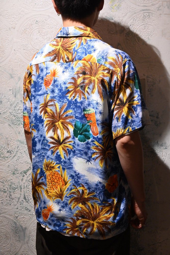 us 1950's~ "Riviera" rayon aloha shirt