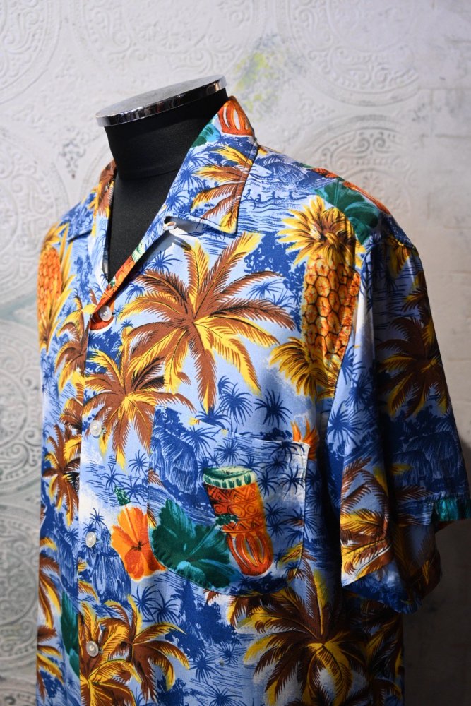 us 1950's~ "Riviera" rayon aloha shirt