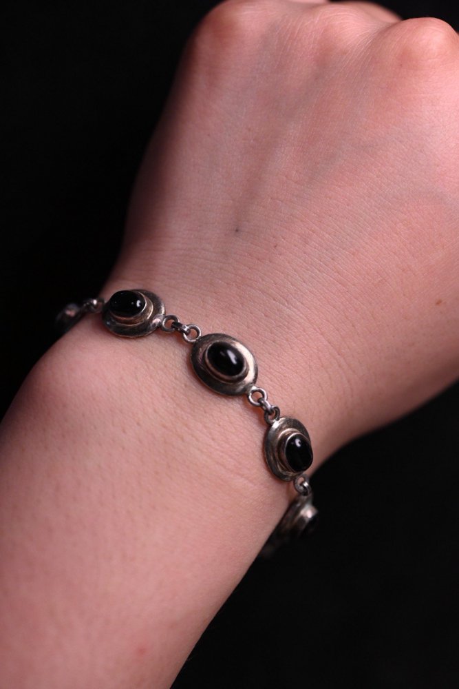 Vintage silver  onyx bracelet