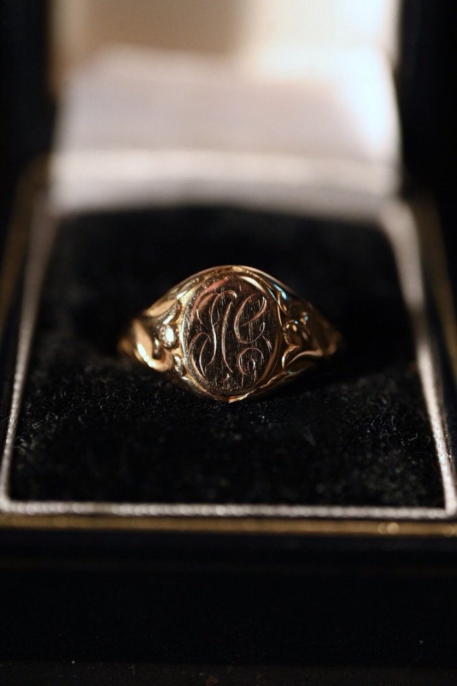 Early 20th 10K gold signet ring