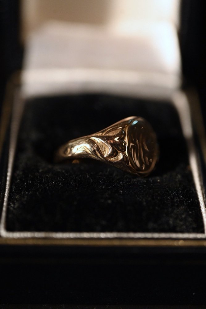 Early 20th 10K gold signet ring