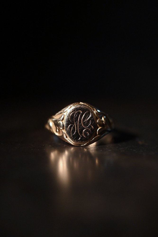 Early 20th 10K gold signet ring