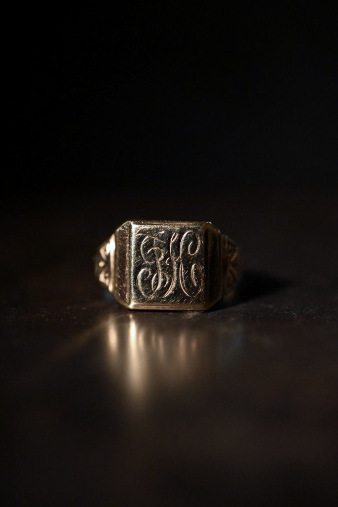 Early 20th 10K gold signet ring