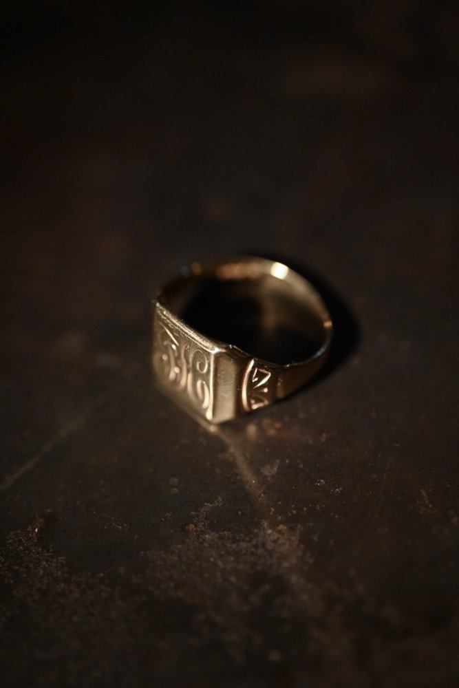 Early 20th 10K gold signet ring