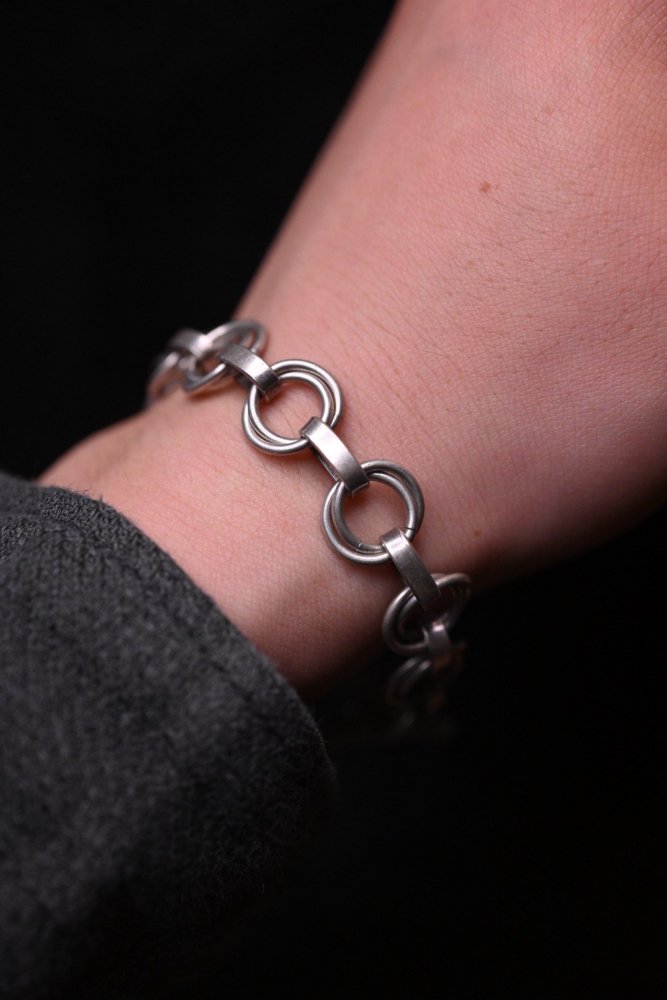 Vintage modern design silver bracelet