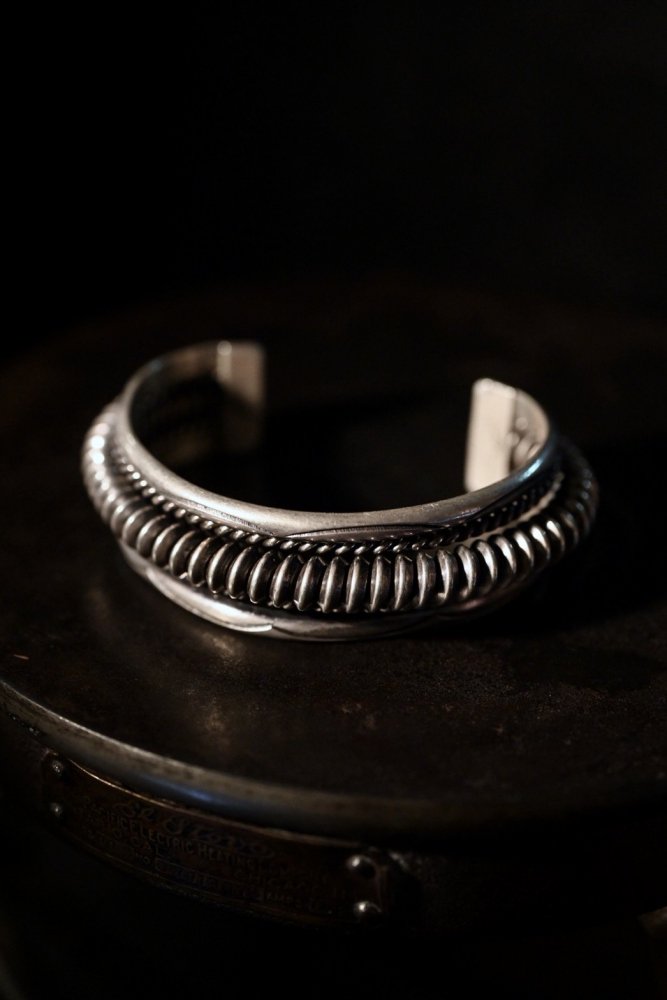 Vintage "TAHE" heavy silver bangle