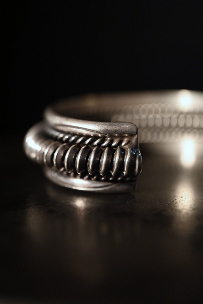 Vintage "TAHE" heavy silver bangle