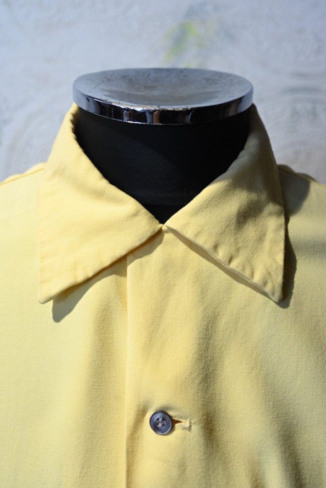 us 1950's~ "ARROW" yellow rayon shirt