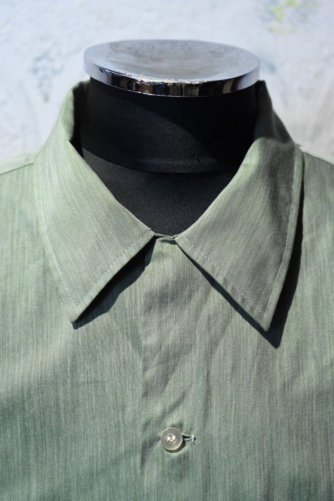 us 1970's open collar shirt