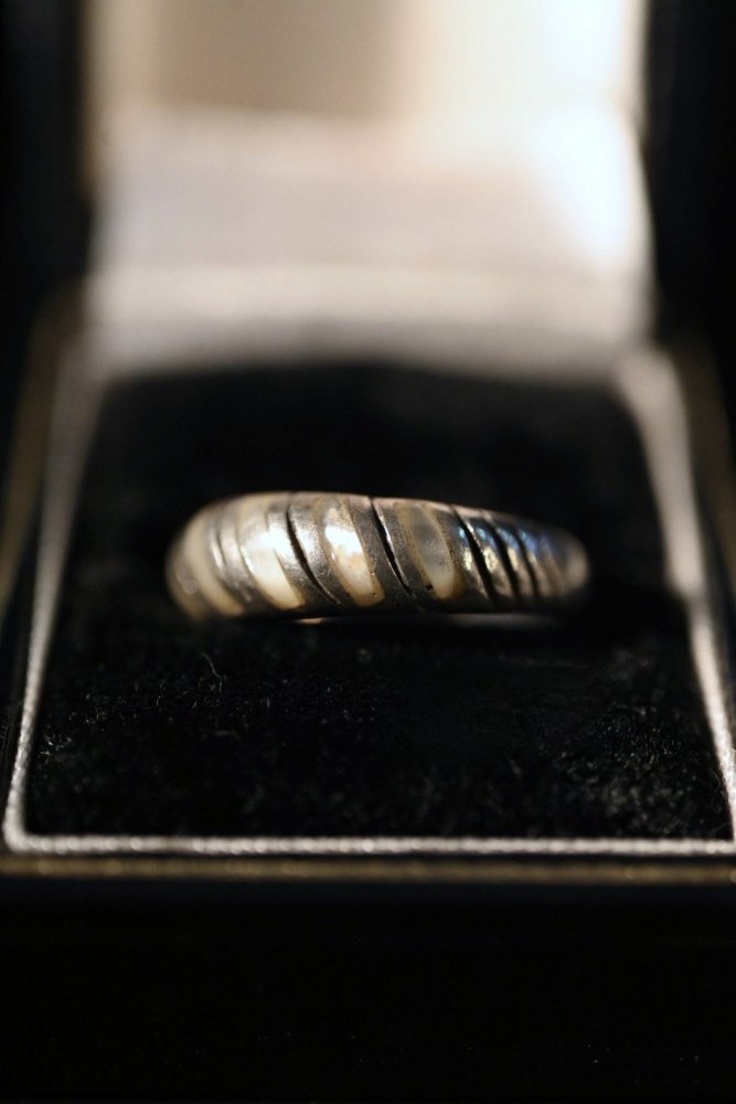 Vintage silver  shell ring