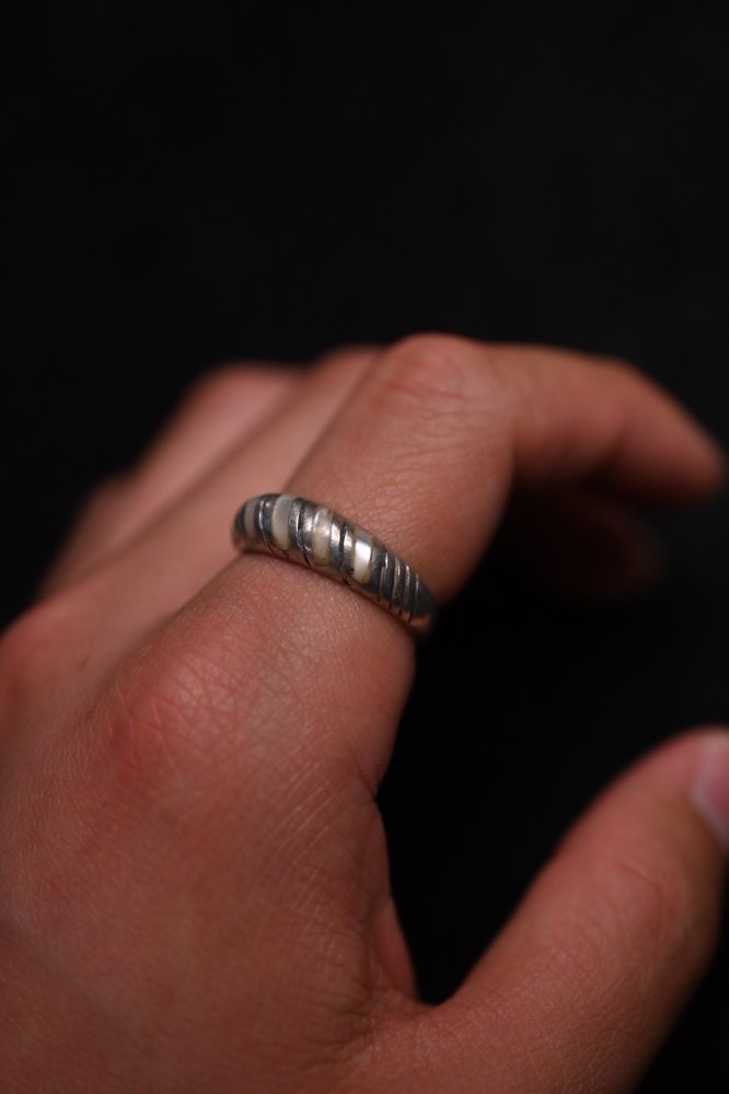 Vintage silver  shell ring