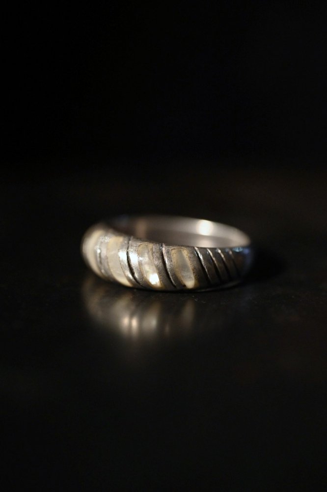 Vintage silver  shell ring