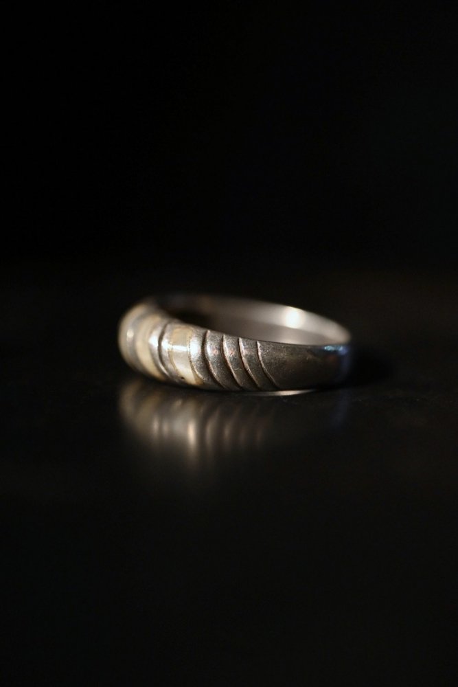 Vintage silver  shell ring