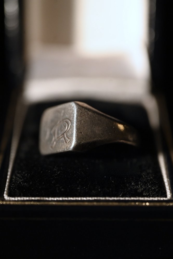 Mid 20th signet ring