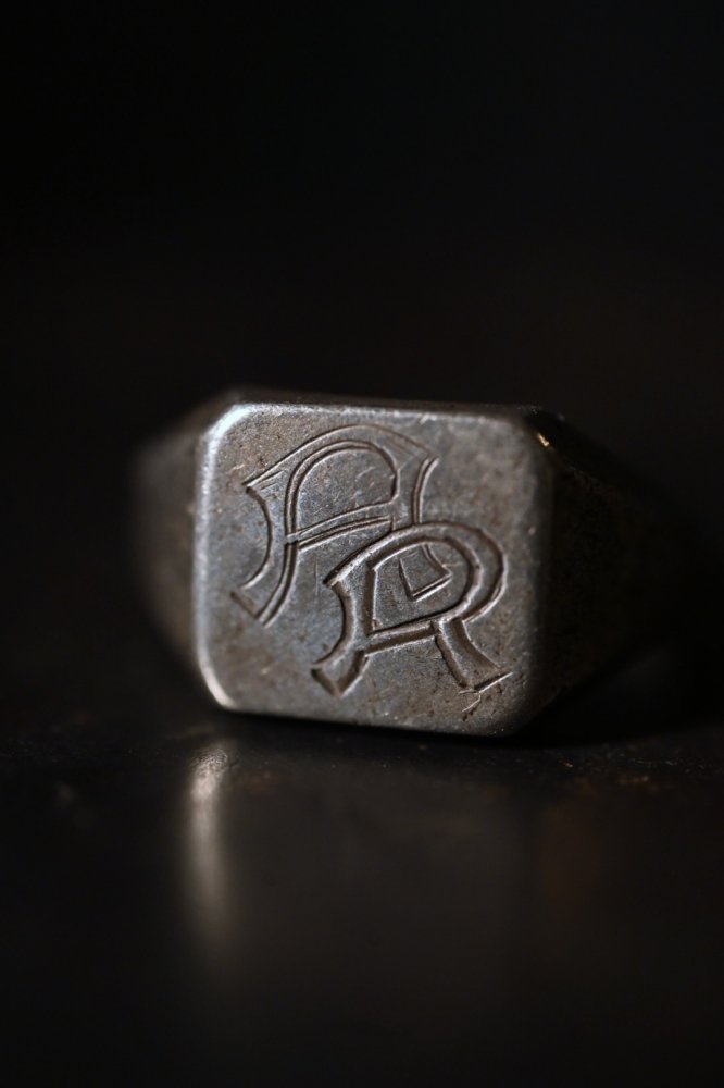 Mid 20th signet ring