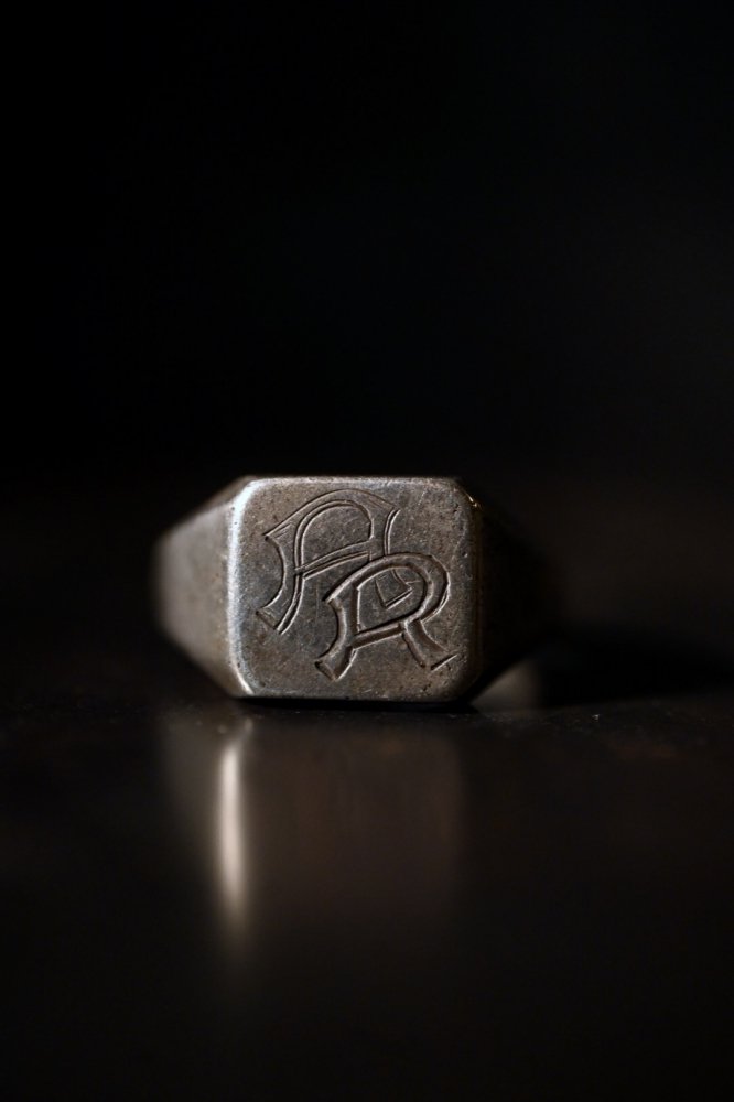 Mid 20th signet ring