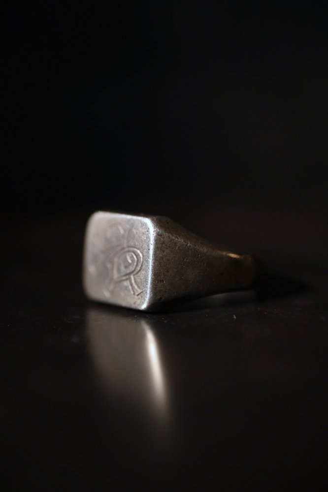 Mid 20th signet ring