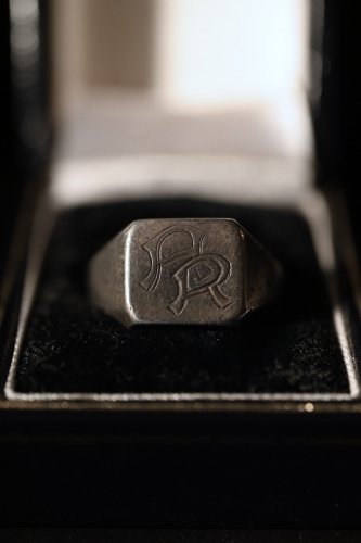 Mid 20th signet ring