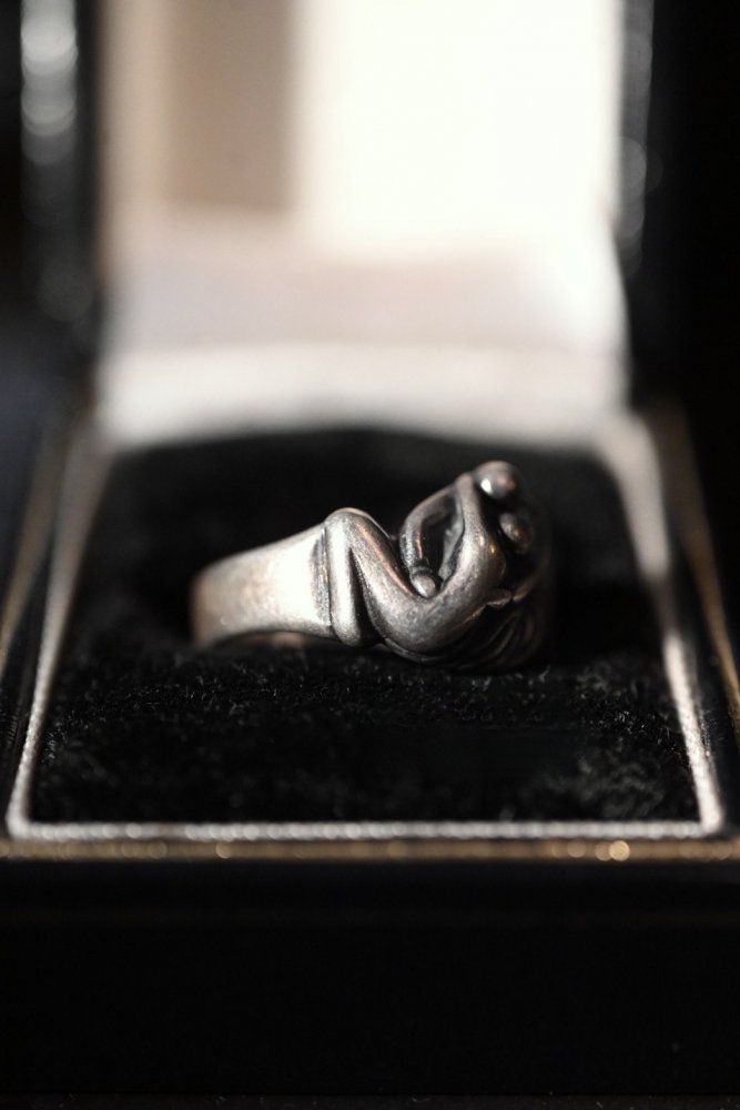 Vintage sexual motif ring